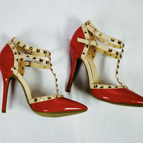 Red studded heels 👠 - Picture 7 of 10